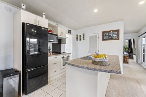 Photo of property in 2/103 Vipond Road, Stanmore Bay, Whangaparaoa, 0932