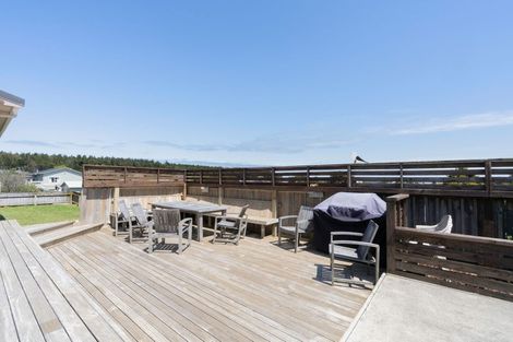 Photo of property in 4 Arataki Grove, Waitarere Beach, Levin, 5510