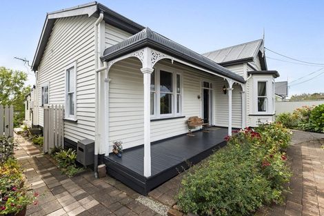 Photo of property in 132 Tukapa Street, Westown, New Plymouth, 4310