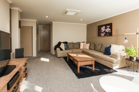 Photo of property in 5 Nobleman Place, Hamilton East, Hamilton, 3216