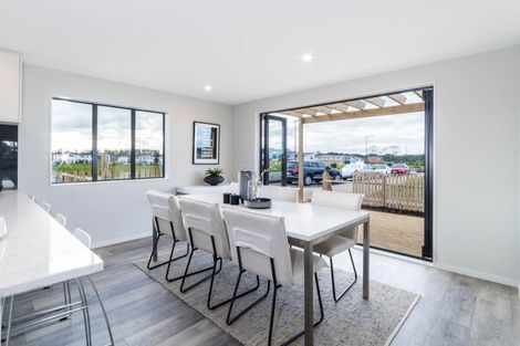 Photo of property in 15 Irving Place, Hobsonville, Auckland, 0616