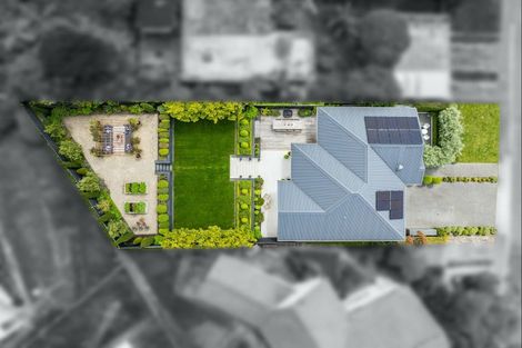 Photo of property in 23 Silverstream Road, Crofton Downs, Wellington, 6035