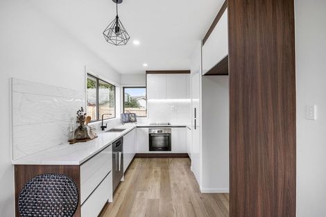 Photo of property in 2/60 Cherry Road, Bucklands Beach, Auckland, 2014