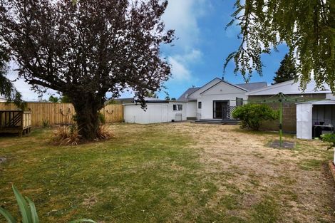 Photo of property in 2 Mckenzie Terrace, Carterton, 5713