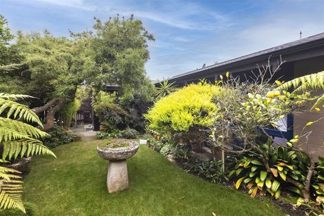 Photo of property in 20 Raekura Place, Redcliffs, Christchurch, 8081