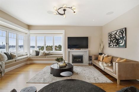 Photo of property in 46 Seaview Avenue, Northcote, Auckland, 0627