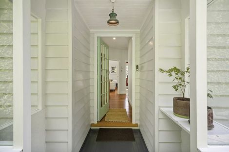 Photo of property in 34 Northland Road, Northland, Wellington, 6012