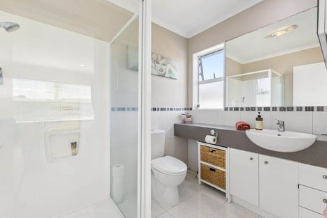 Photo of property in 39 Stranraer Crescent, Wattle Downs, Auckland, 2103