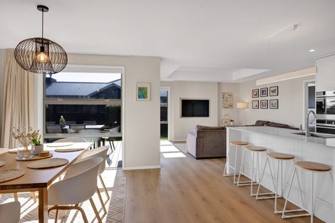 Photo of property in 52 Links Drive, Waiwhakaiho, New Plymouth, 4312