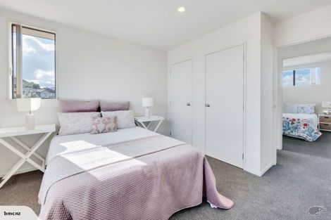 Photo of property in 33 Cityview Place, Massey, Auckland, 0614