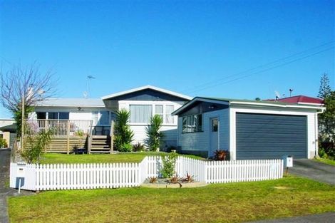 Photo of property in 5 Kokiri Street, Te Atatu South, Auckland, 0610