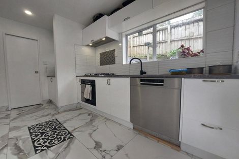 Photo of property in 5/24 Eastglen Road, Glen Eden, Auckland, 0602