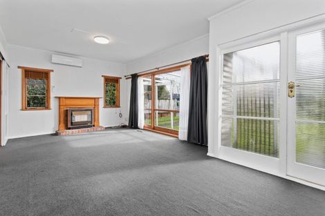Photo of property in 16 Oxford Street, Fairfield, Hamilton, 3214