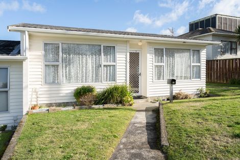 Photo of property in 1e Herewini Street, Titahi Bay, Porirua, 5022