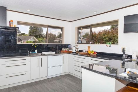 Photo of property in 10 Smith Street, Dannevirke, 4930