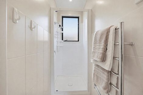Photo of property in 164 Kahu Road, Paremata, Porirua, 5024