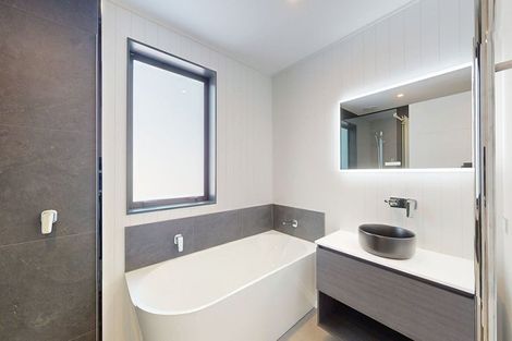 Photo of property in 39 Kotare Street, Waikanae, 5036