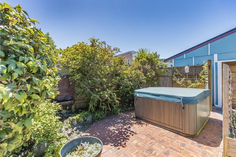 Photo of property in 31 Derwent Street, Island Bay, Wellington, 6023