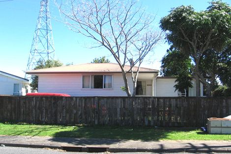 Photo of property in 42 Cobham Crescent, Kelston, Auckland, 0602