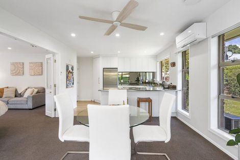 Photo of property in 2/54 Heretaunga Square, Silverstream, Upper Hutt, 5019