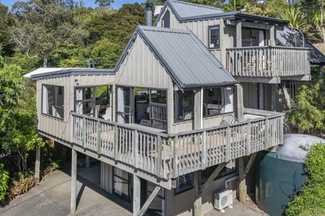 Photo of property in 25 Elliston Crescent, Stanmore Bay, Whangaparaoa, 0932