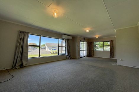 Photo of property in 8 Bethel Court, Milson, Palmerston North, 4414