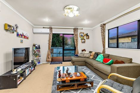 Photo of property in 18a Airdrie Road, Ranui, Auckland, 0612