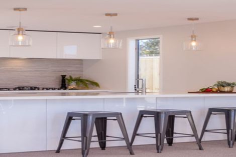 Photo of property in 16a Belt Road, Moturoa, New Plymouth, 4310