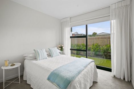 Photo of property in 2/11a Baring Terrace, Strandon, New Plymouth, 4312