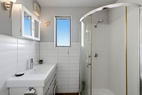 Photo of property in 125 Awaroa Road, Helensville, 0800