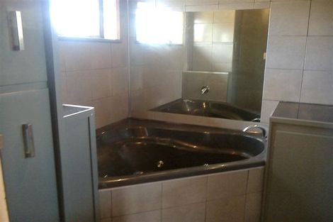 Photo of property in 172 Queen Street, Pukekohe, 2120