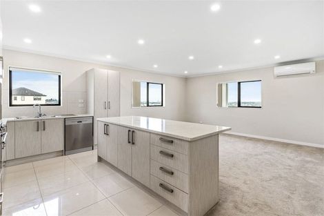 Photo of property in 11 Kirikiri Drive, Papakura, 2110