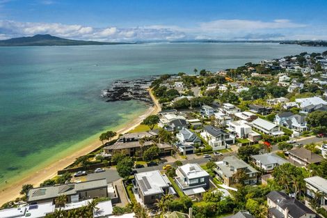 Photo of property in 28 Muritai Road, Milford, Auckland, 0620