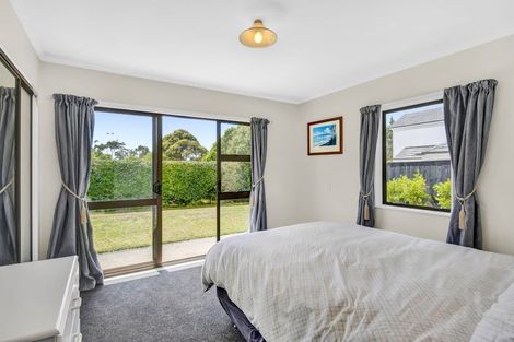 Photo of property in 37 Wood Leigh, Paraparaumu Beach, Paraparaumu, 5032