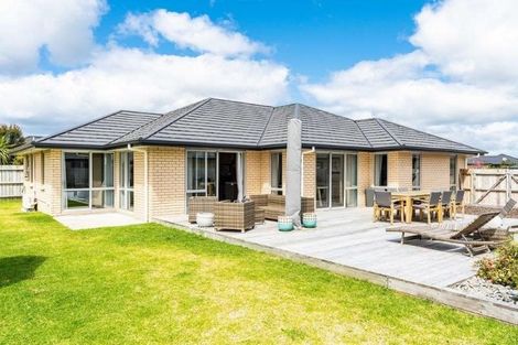 Photo of property in 45 Kowi Lakes Drive, One Tree Point, 0118