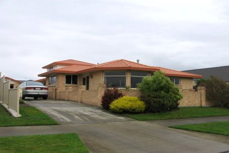 Photo of property in 28 Fernlea Avenue, Kelvin Grove, Palmerston North, 4414