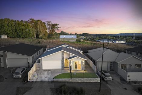 Photo of property in 10 Barrique Road, Kumeu, 0810