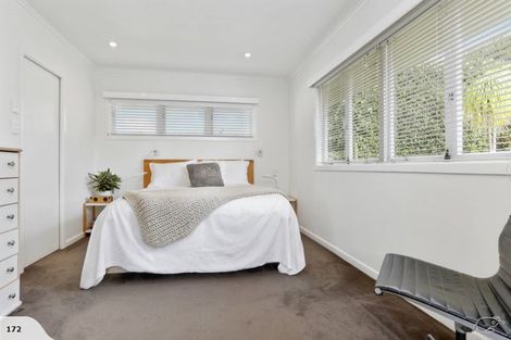 Photo of property in 26 Peter Terrace, Castor Bay, Auckland, 0620