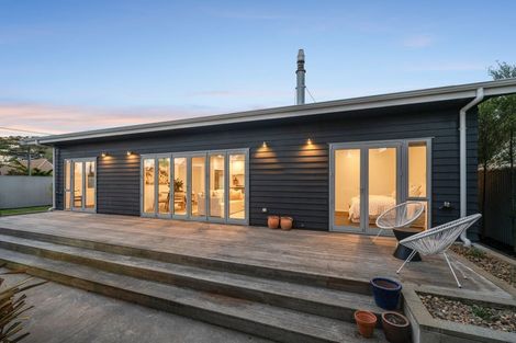 Photo of property in 1/14 Whitfield Street, Sumner, Christchurch, 8081