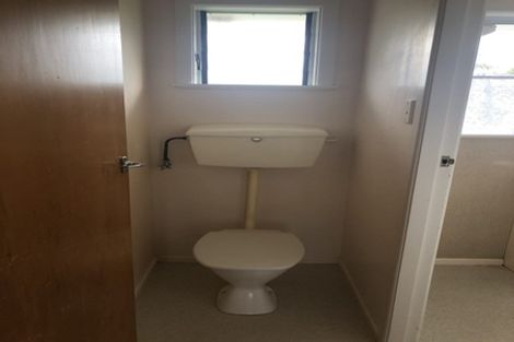 Photo of property in 23 Fairdene Avenue, Henderson, Auckland, 0610