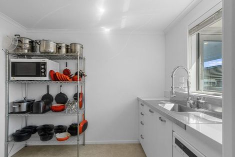 Photo of property in 21 Eric Farley Drive, Kumeu, 0810