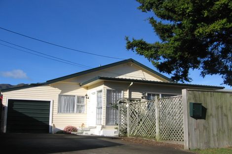 Photo of property in 1/74 Totara Crescent, Woburn, Lower Hutt, 5011