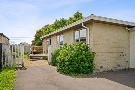 Photo of property in 2/4 Brixton Street, Islington, Christchurch, 8042