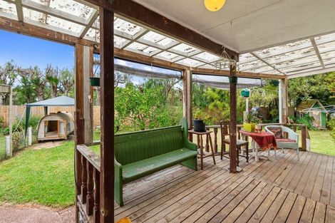 Photo of property in 9 Taupaki Road, Taupaki, Henderson, 0782