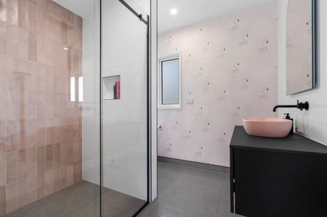 Photo of property in 137 Kent Street, Carterton, 5713