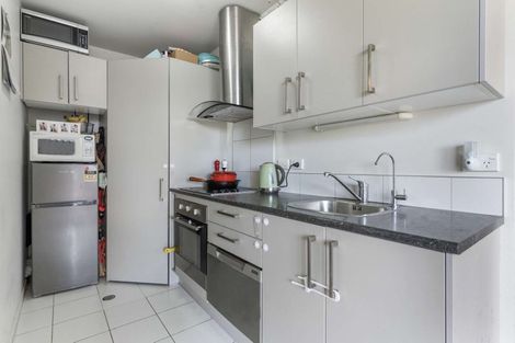 Photo of property in 8/37 Waipa Street, Birkenhead, Auckland, 0626