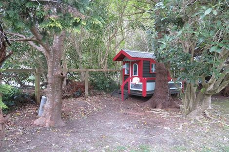 Photo of property in 92 Pinehaven Road, Pinehaven, Upper Hutt, 5019