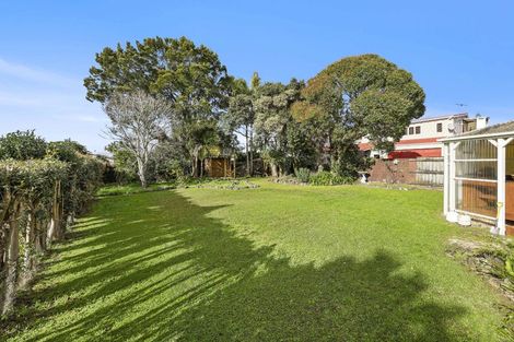 Photo of property in 44 Farquhar Road, Glendene, Auckland, 0602