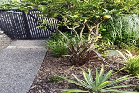 Photo of property in 74 Mana Esplanade, Paremata, Porirua, 5026