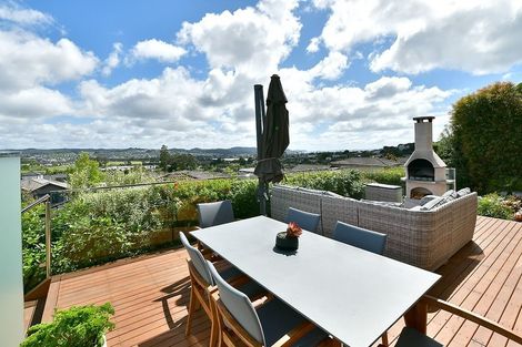 Photo of property in 9 Seagate Place, Red Beach, 0932